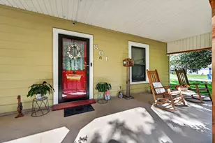 801 S Hall St, Ennis, TX 75119 - Photo 4
