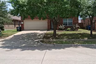 2053 Meadow Park Dr, Princeton, TX 75407 - Photo 2