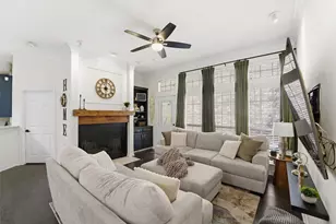 8609 Old Oak Dr, Irving, TX 75063 - Photo 4