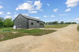 400 Round Up Ct, Stephenville, TX 76401 - Photo 4