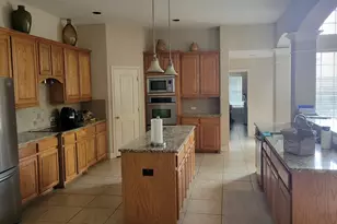 617 York Ct, Lewisville, TX 75056 - Photo 2