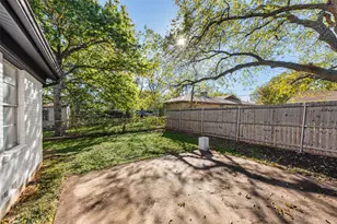 1105 W White Ave, McKinney, TX 75069 - Photo 16