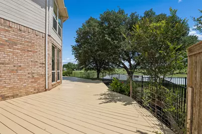 9014 Crown Point Circle, Irving, TX 75063 - Photo 32