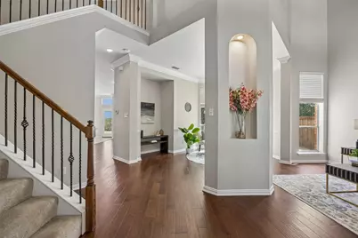 9014 Crown Point Circle, Irving, TX 75063 - Photo 4