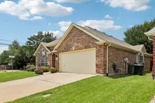 3901 Glenwyck Dr, North Richland Hills, TX 76180 - Photo 4