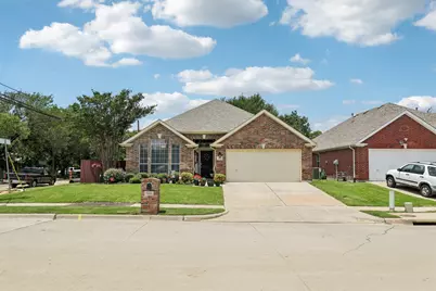 3901 Glenwyck Drive, North Richland Hills, TX 76180 - Photo 2