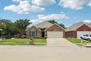 3901 Glenwyck Dr, North Richland Hills, TX 76180 - Photo 2
