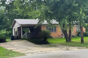 204 West End St, Terrell, TX 75160 - Photo 2