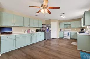 2405 Chestnut Dr, Little Elm, TX 75068 - Photo 10