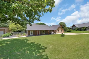 3328 English Creek Ct, Azle, TX 76020 - Photo 4