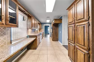 740 Wedgewood Dr, Woodway, TX 76712 - Photo 6