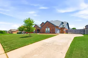 1080 Estates Dr, Kennedale, TX 76060 - Photo 2