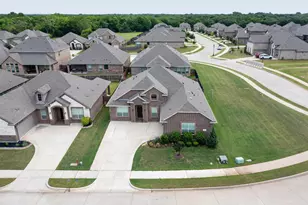 7811 Links Dr, Arlington, TX 76001 - Photo 2