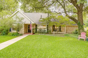 4305 Elmwood Dr, Benbrook, TX 76116 - Photo 6