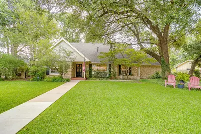 4305 Elmwood Drive, Benbrook, TX 76116 - Photo 4