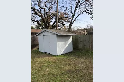 3210 Bryn Mawr Drive, Irving, TX 75062 - Photo 20
