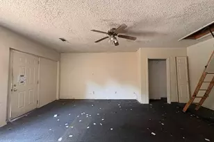 110 E Schreiber St, Garland, TX 75040 - Photo 18