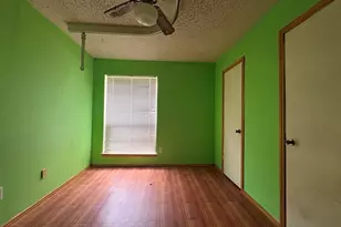 110 E Schreiber St, Garland, TX 75040 - Photo 24