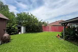 110 E Schreiber St, Garland, TX 75040 - Photo 30