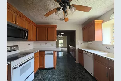 110 E Schreiber Street, Garland, TX 75040 - Photo 12