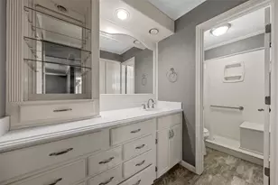 605 N Roberts St, West, TX 76691 - Photo 18