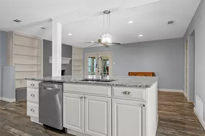 605 N Roberts Street, West, TX 76691 - Photo 10