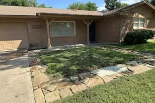 2820 Southgate Dr, Fort Worth, TX 76133 - Photo 2