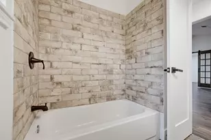301 Bernice Ct, Burleson, TX 76028 - Photo 20
