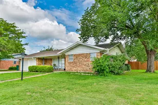 1808 College St, Gainesville, TX 76240 - Photo 1
