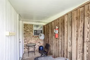 1808 College St, Gainesville, TX 76240 - Photo 32