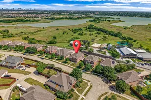 1055 Crystal Lake Dr, Frisco, TX 75036 - Photo 38