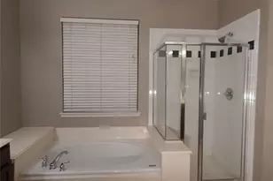 4836 Gloucester Dr, Grand Prairie, TX 75052 - Photo 6