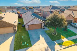 5505 Thunder Bay Dr, Fort Worth, TX 76119 - Photo 4