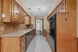 2005 Prince John Dr, Grand Prairie, TX 75050 - Photo 14
