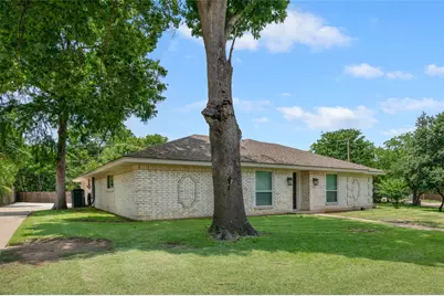 2005 Prince John Drive, Grand Prairie, TX 75050 - Photo 2