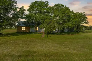 16401 Cedar Rock Pkwy, Crawford, TX 76638 - Photo 18