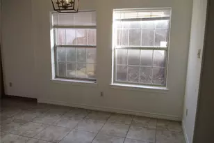 4611 Oak Club Dr, Arlington, TX 76017 - Photo 2