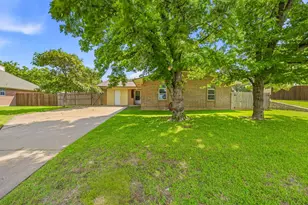 231 Choctaw Dr, Stephenville, TX 76401 - Photo 1