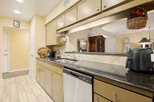 4933 Skillman St, Dallas, TX 75206 - Photo 12
