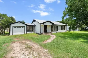 342 Bond St, Fairfield, TX 75840 - Photo 1