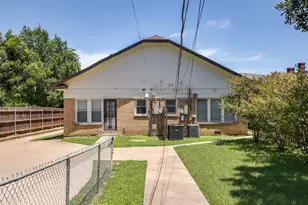 1906 Clover Ln, Fort Worth, TX 76107 - Photo 16