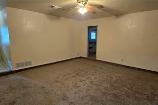 3217 Oriole Ln, Denton, TX 76209 - Photo 4