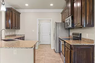 508 Landry Ct, Granbury, TX 76049 - Photo 14