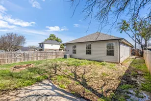300 Lipscomb St, Cleburne, TX 76031 - Photo 30