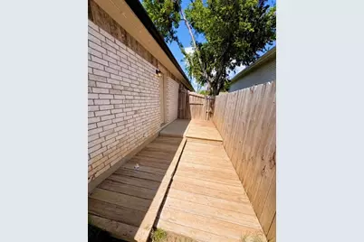 300 Lipscomb Street, Cleburne, TX 76031 - Photo 26