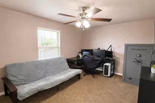 300 Lipscomb St, Cleburne, TX 76031 - Photo 24