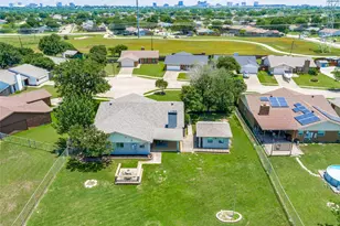 7208 Langley Ct, The Colony, TX 75056 - Photo 2