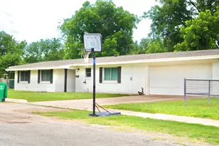 501 N 10th St, San Saba, TX 76877 - Photo 4