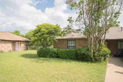 1731 Dynasty Circle, Glenn Heights, TX 75154 - Photo 2