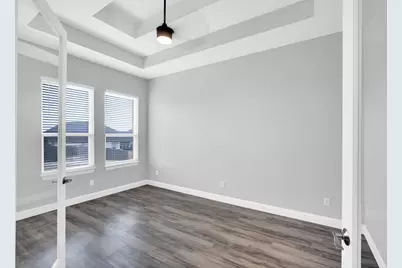 702 Chester Court, Ennis, TX 75119 - Photo 10